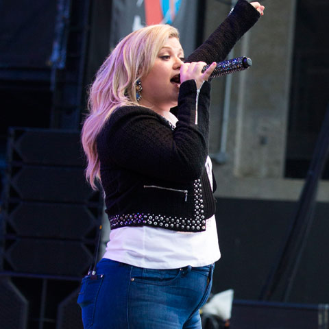 'Pot Belly' Kelly Clarkson Told: Diet Or Die! | National Enquirer